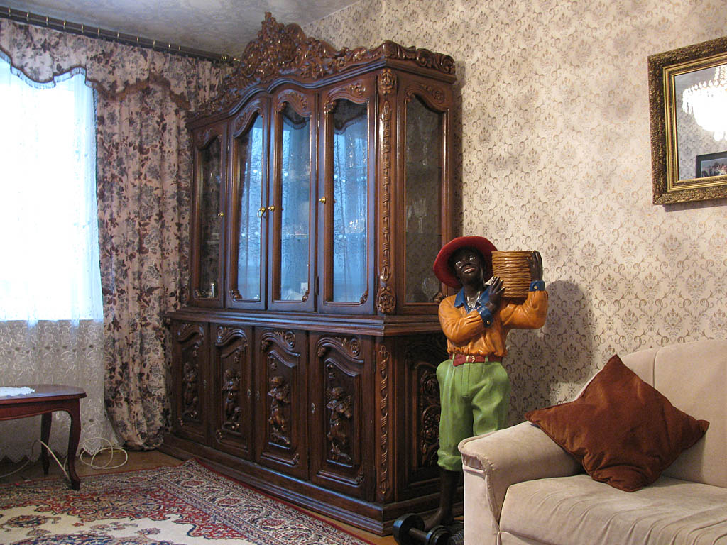Мебель из массива дуба с стиле XVIII века, ручная резьба, б/у
